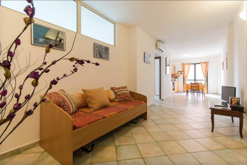 אורוסיי Residenza Maria Antonia - Private Apartment מראה חיצוני תמונה