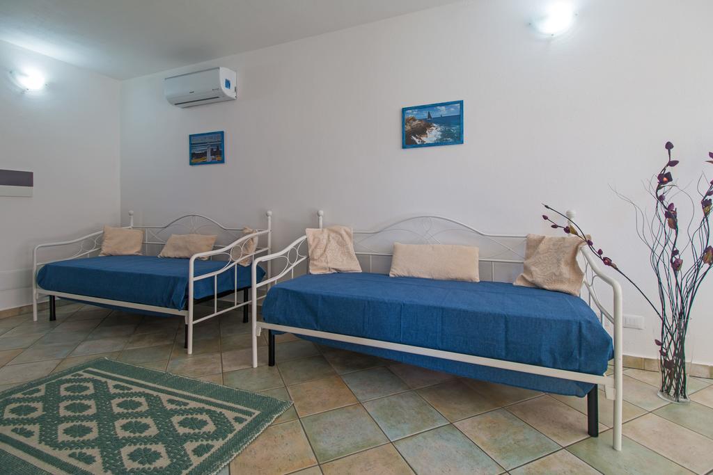 אורוסיי Residenza Maria Antonia - Private Apartment מראה חיצוני תמונה