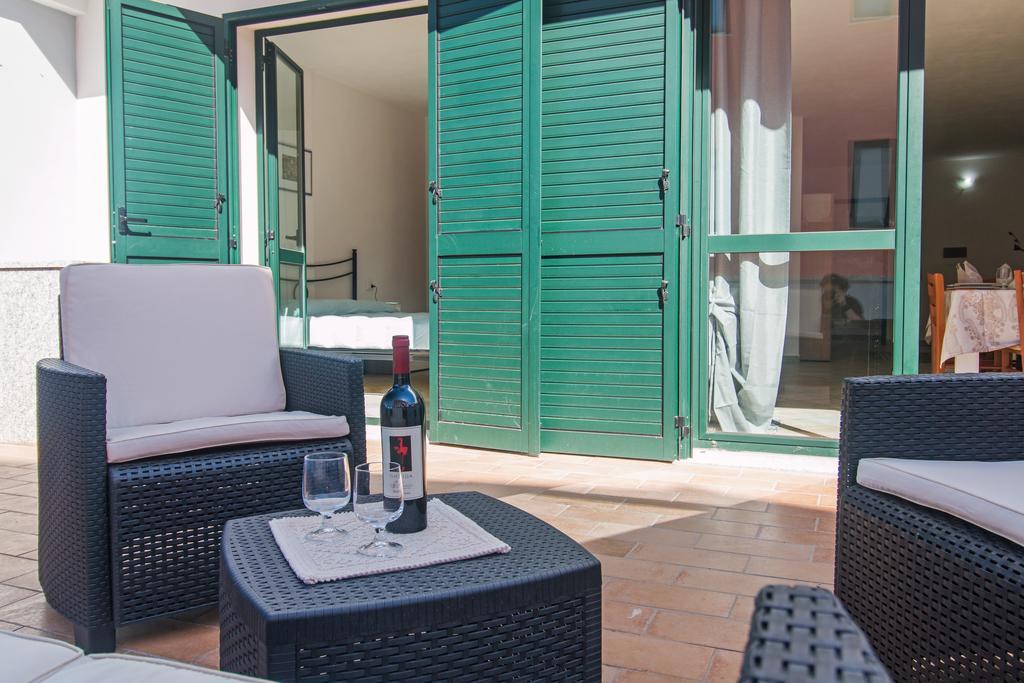 אורוסיי Residenza Maria Antonia - Private Apartment מראה חיצוני תמונה
