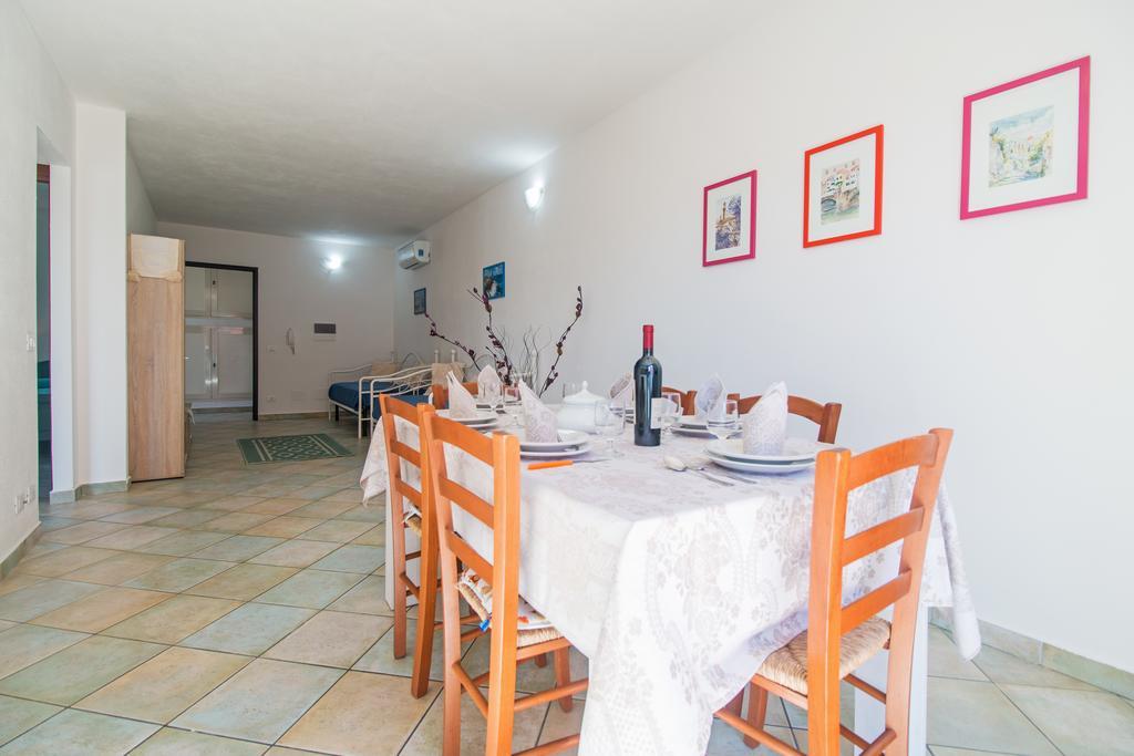 אורוסיי Residenza Maria Antonia - Private Apartment מראה חיצוני תמונה